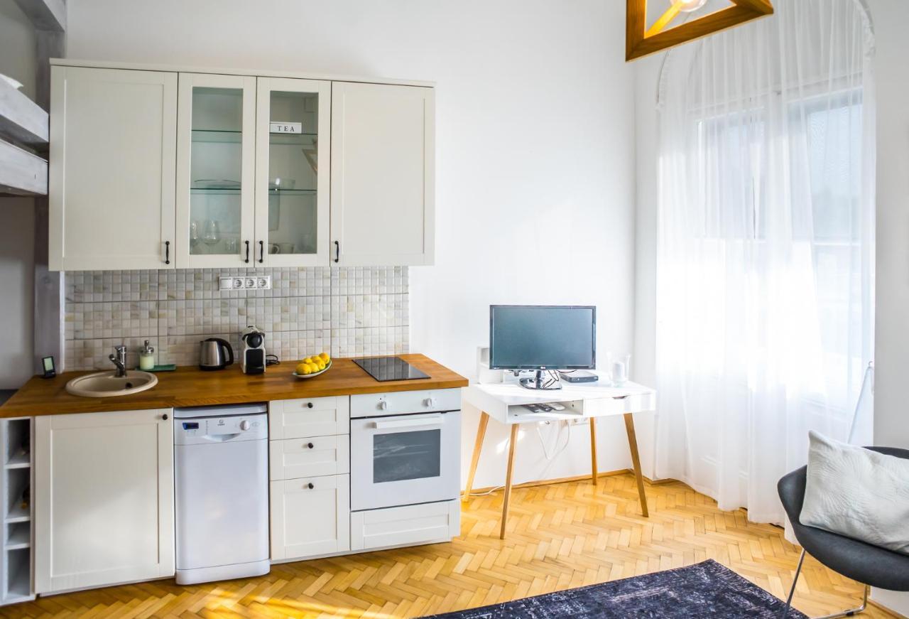 Ybl Apartment City Center Székesfehérvár Exterior foto